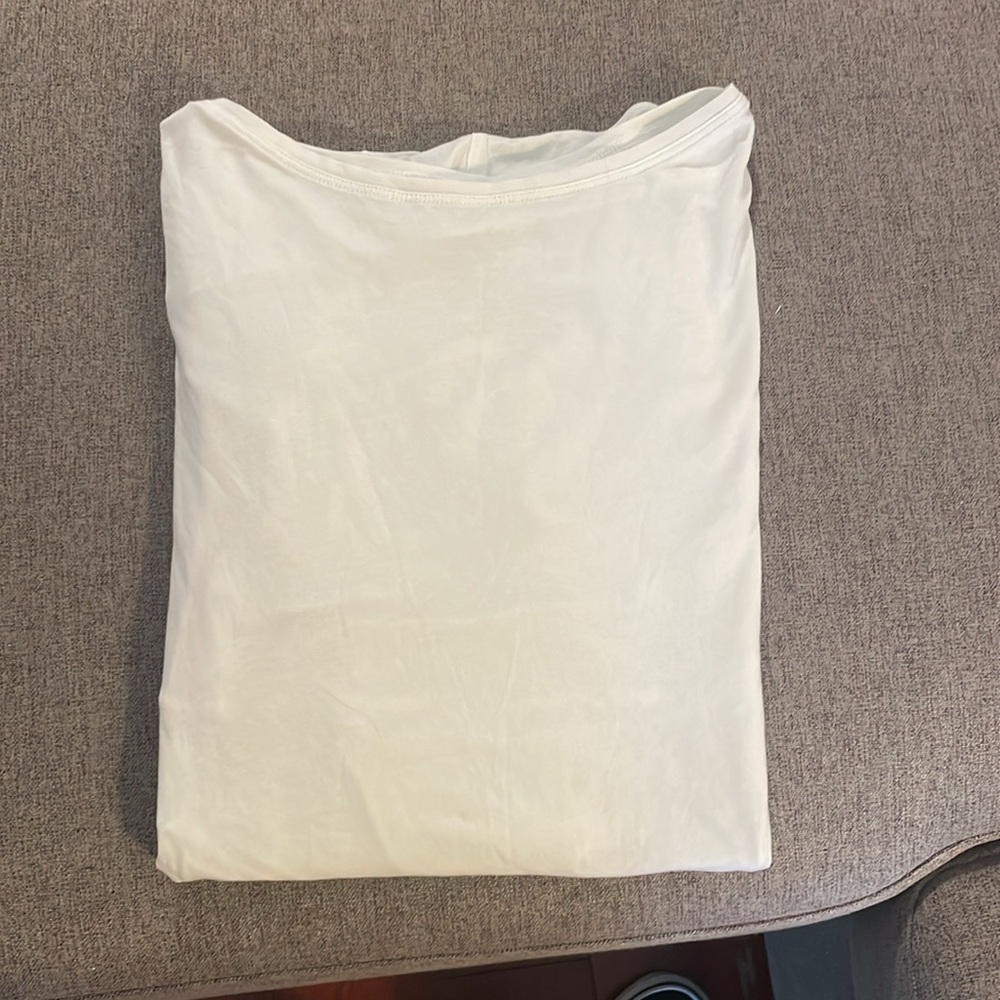 Lululemon white top